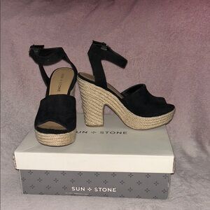 💜Sun + Stone Black Platform Sandals